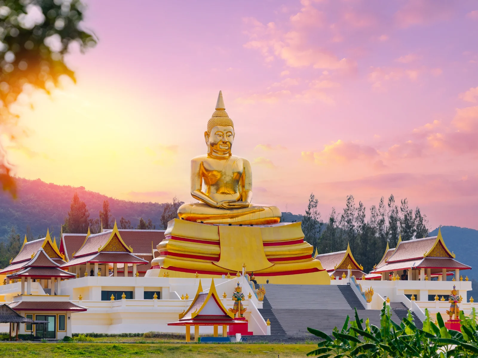 Thailand temples and tropical beaches