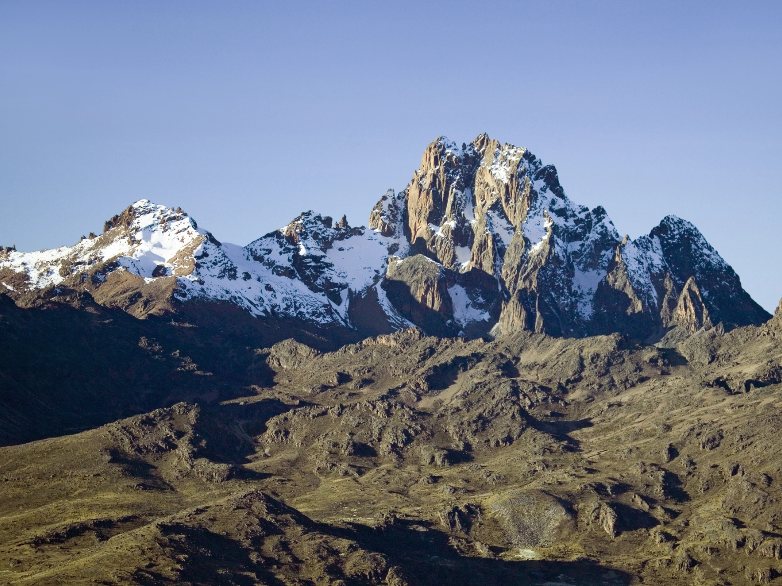 mount-kenya-hiking