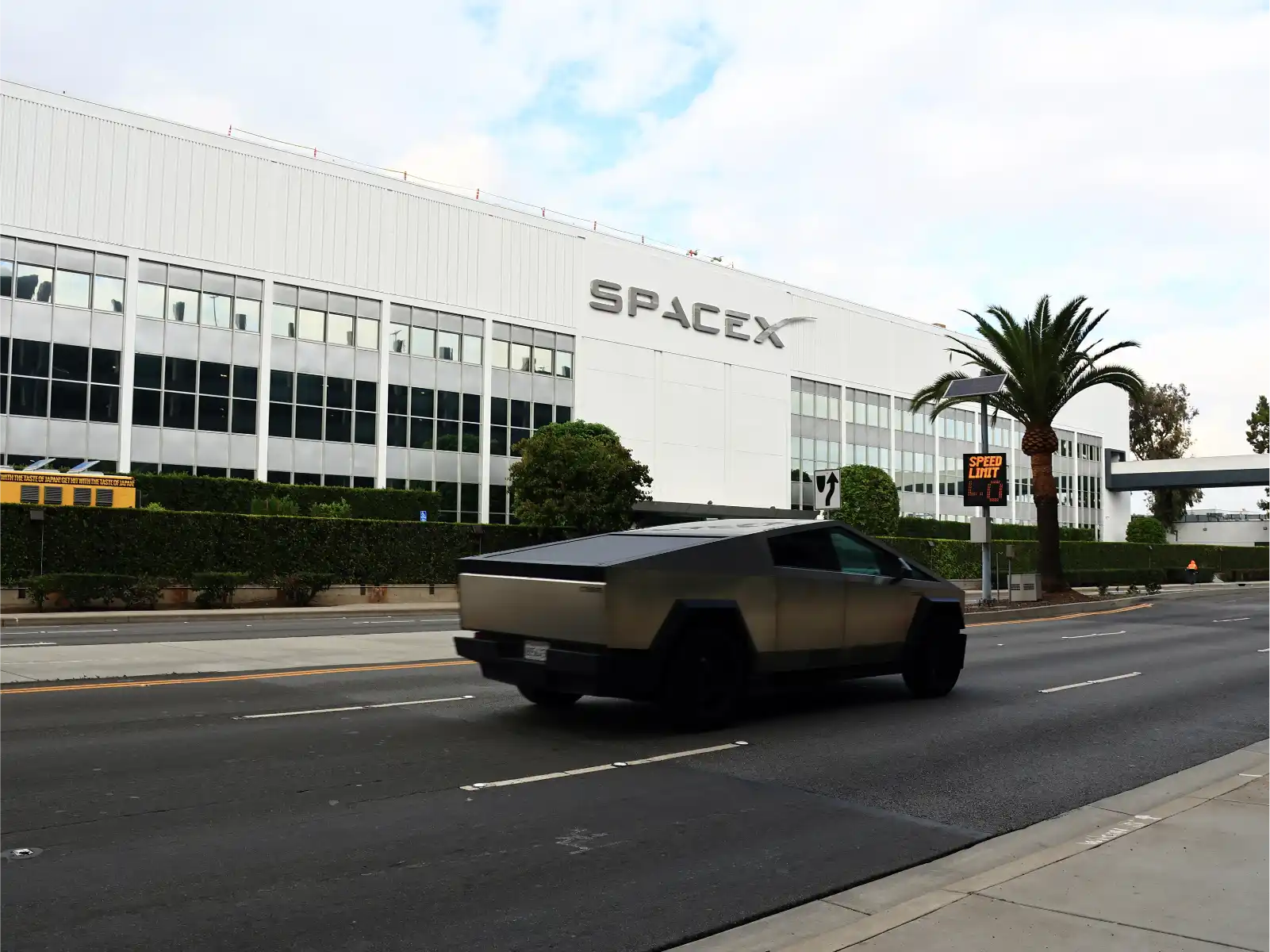 SpaceX Headquarters, Hawthorne, California
